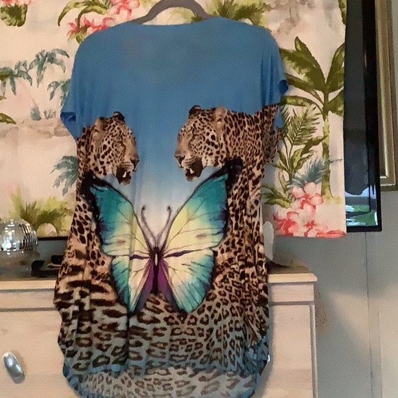 Beach Cover it has a butterfly with stones two leopards size Large blue … - Picture 5 of 8